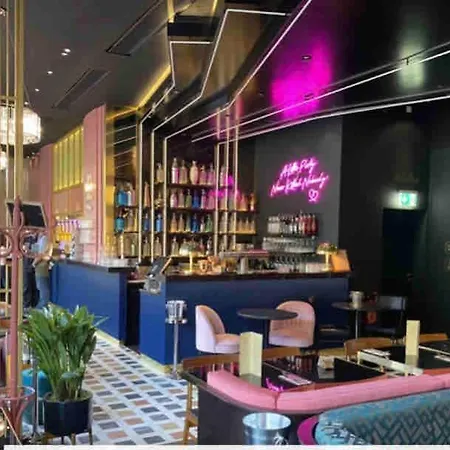 Kaya Ruby - Downtown Deluxe 2br Apartment