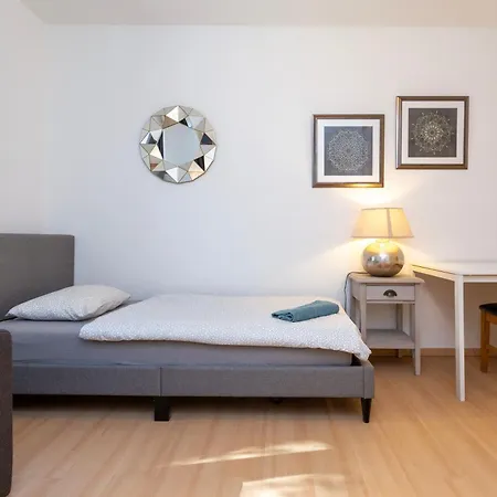 Kaya Ruby * Ζυρίχη